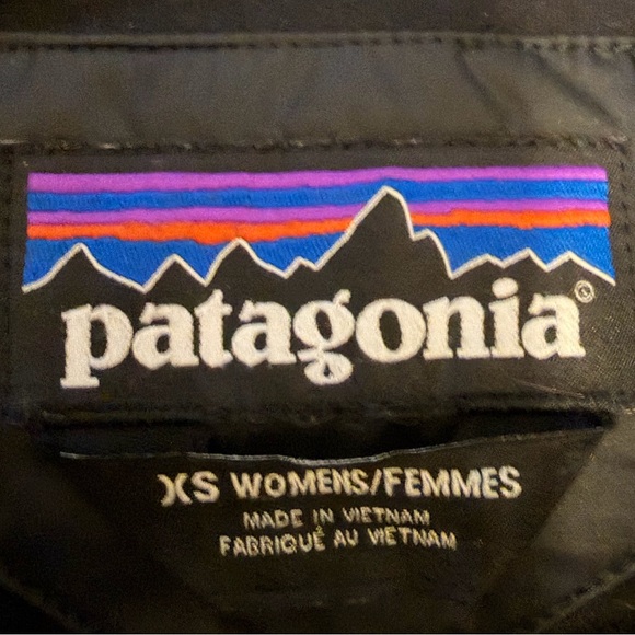 Patagonia Women's Black Puffer Jacket - Picture 3 of 6